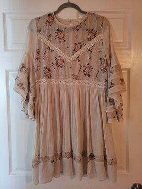 Boho Floral Peasant Tunic Dress in Cream with Pink Roses. Size Medium